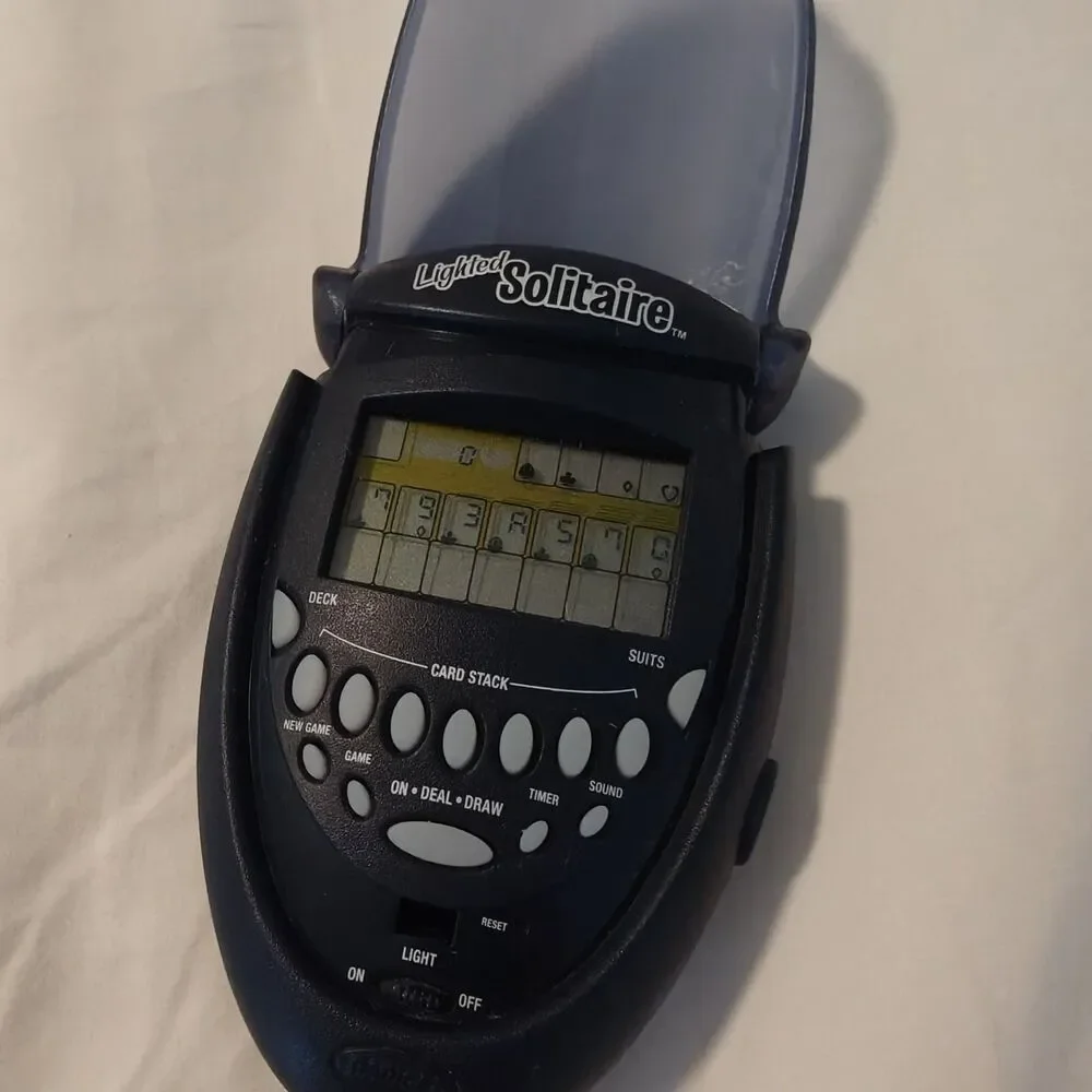 Radica Solitaire Lighted Electronic Handheld Card Game Vintage 2003 Tested WORKS